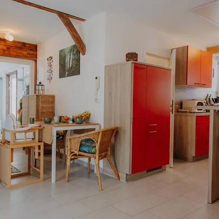 Ferienhaus Gruene Paradies Ihr Nahe Mit Terrasse, Parkplatz Und Kinderfreundlicher Ausstattung